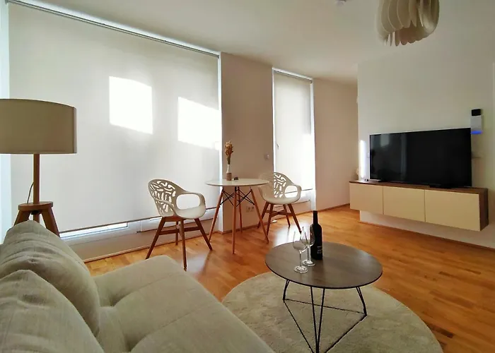 Luma Near Schoenbrunn With Parking Apartment Vienna